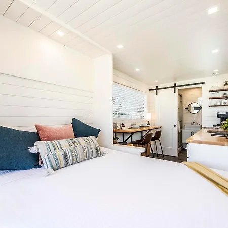 New Oak Grove-Container Retreat Villa